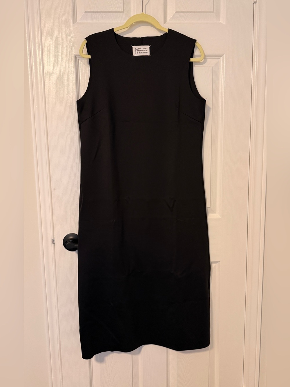 Maison Martin Margiela Black Minimalist Sleeveless Shift Dress（OEM)